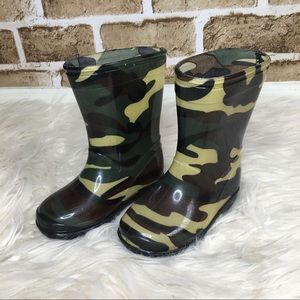 Camo toddler boy rain boots